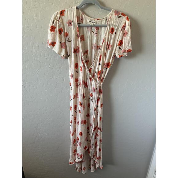 Billabong Dresses & Skirts - Billabong Dress Womens Medium Floral Wrap Short Sleeve V Neck Boho Summer Chic